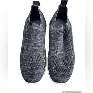 Tommy Bahama Knit Sneaker, Size 9